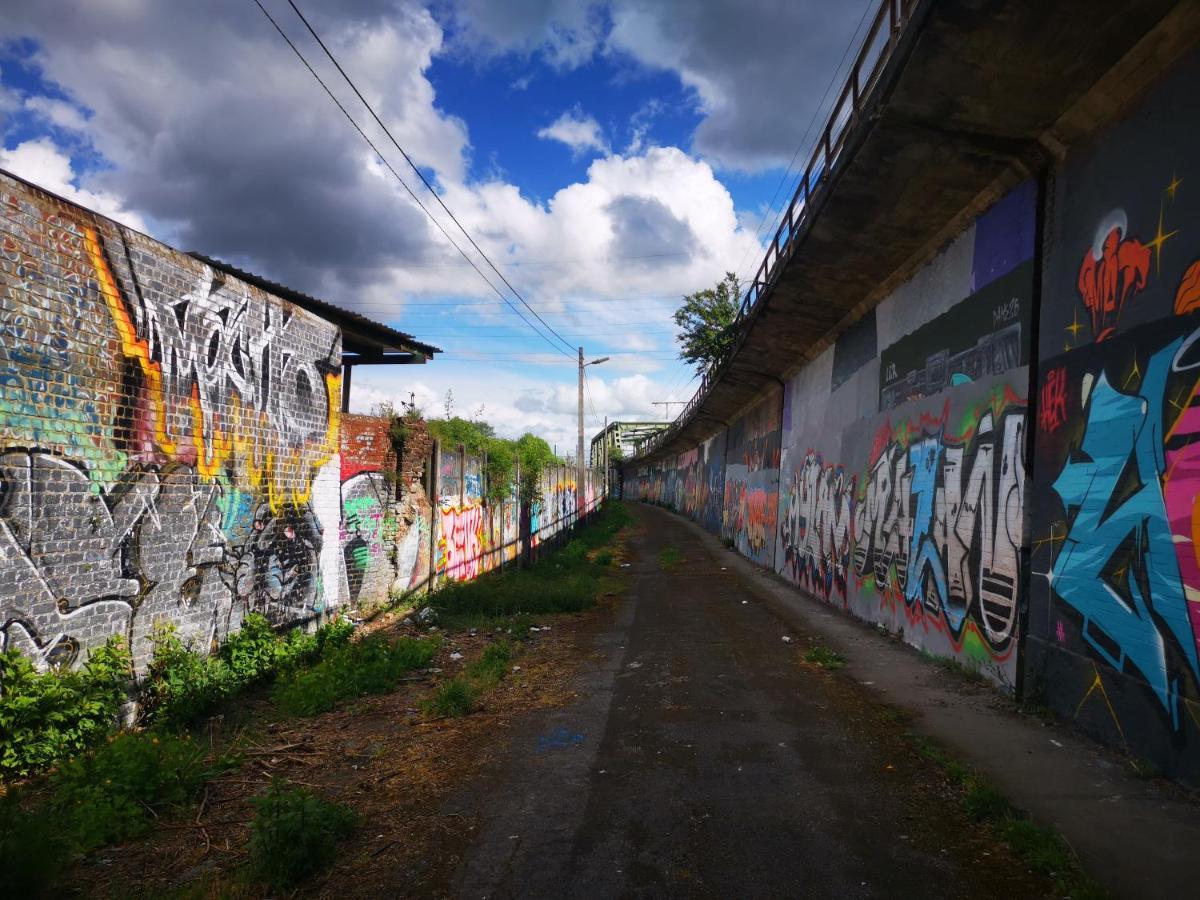 Ghostel 1st - Aventure Alternative - - Arts-factory-experience - For Artists, Makers And Open Minds - Attention, We Are Not A And Are Not Adapted For Everybody - Read Host Warnings Before Reservation - Www,providence,be Asbl *