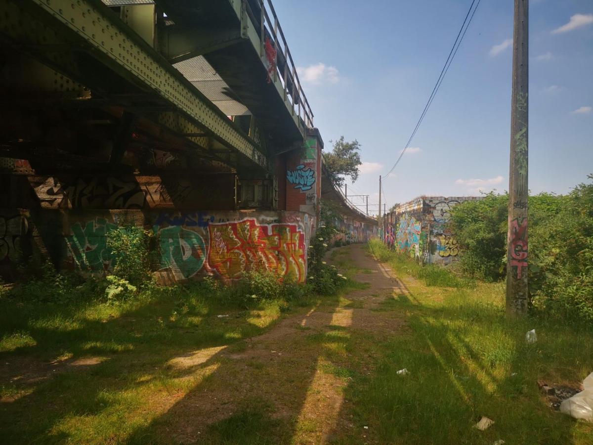 Ghostel 1st - Aventure Alternative - - Arts-factory-experience - For Artists, Makers And Open Minds - Attention, We Are Not A And Are Not Adapted For Everybody - Read Host Warnings Before Reservation - Www,providence,be Asbl